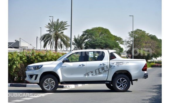 Buy Import Toyota Hilux White Car in Import - Dubai in Kailahun Buy Import Toyota Hilux White Car in Import - Dubai in Kailahun
