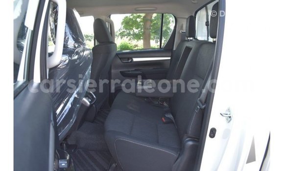 Buy Import Toyota Hilux White Car in Import - Dubai in Kailahun Buy Import Toyota Hilux White Car in Import - Dubai in Kailahun