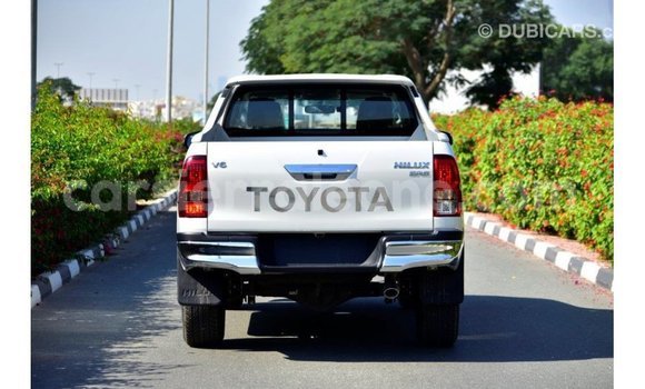 Buy Import Toyota Hilux White Car in Import - Dubai in Kailahun Buy Import Toyota Hilux White Car in Import - Dubai in Kailahun