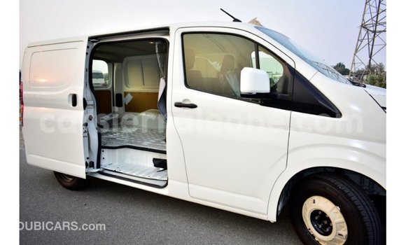 Buy Import Toyota Hiace White Car in Import - Dubai in Kailahun Buy Import Toyota Hiace White Car in Import - Dubai in Kailahun
