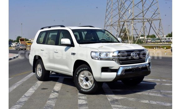 Buy Import Toyota Land Cruiser White Car in Import - Dubai in Kailahun Buy Import Toyota Land Cruiser White Car in Import - Dubai in Kailahun