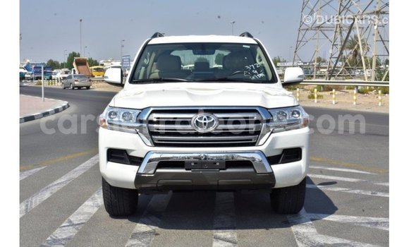 Buy Import Toyota Land Cruiser White Car in Import - Dubai in Kailahun Buy Import Toyota Land Cruiser White Car in Import - Dubai in Kailahun