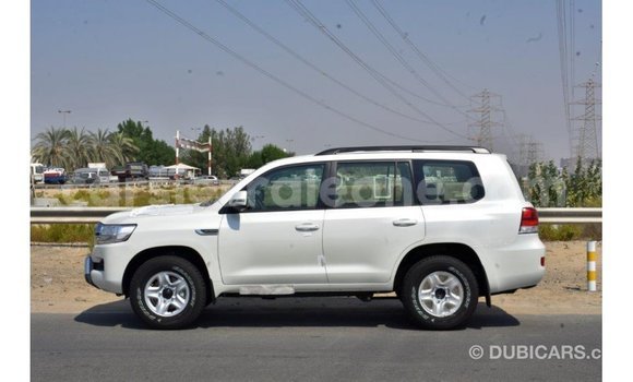 Buy Import Toyota Land Cruiser White Car in Import - Dubai in Kailahun Buy Import Toyota Land Cruiser White Car in Import - Dubai in Kailahun