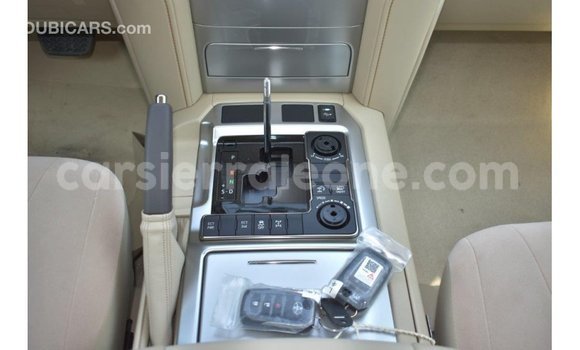 Buy Import Toyota Land Cruiser White Car in Import - Dubai in Kailahun Buy Import Toyota Land Cruiser White Car in Import - Dubai in Kailahun