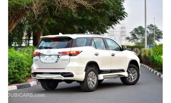 Buy Import Toyota Fortuner White Car in Import - Dubai in Kailahun Buy Import Toyota Fortuner White Car in Import - Dubai in Kailahun
