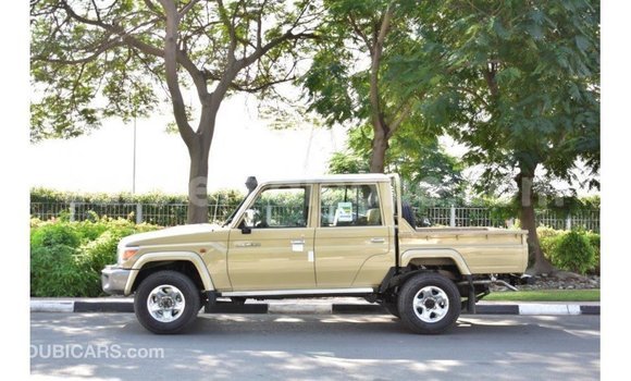 Buy Import Toyota Land Cruiser Beige Car in Import - Dubai in Kailahun Buy Import Toyota Land Cruiser Beige Car in Import - Dubai in Kailahun