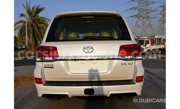 Buy Import Toyota Land Cruiser White Car in Import - Dubai in Kailahun Buy Import Toyota Land Cruiser White Car in Import - Dubai in Kailahun