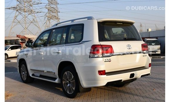 Buy Import Toyota Land Cruiser White Car in Import - Dubai in Kailahun Buy Import Toyota Land Cruiser White Car in Import - Dubai in Kailahun