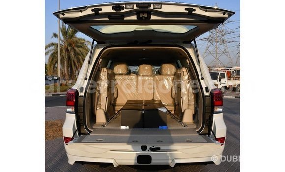 Buy Import Toyota Land Cruiser White Car in Import - Dubai in Kailahun Buy Import Toyota Land Cruiser White Car in Import - Dubai in Kailahun
