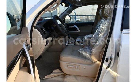 Buy Import Toyota Land Cruiser White Car in Import - Dubai in Kailahun Buy Import Toyota Land Cruiser White Car in Import - Dubai in Kailahun