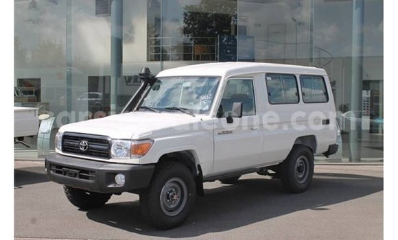 Buy Import Toyota Land Cruiser White Car in Import - Dubai in Kailahun Buy Import Toyota Land Cruiser White Car in Import - Dubai in Kailahun