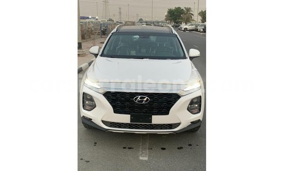 Buy Import Hyundai Santa Fe White Car in Import - Dubai in Kailahun Buy Import Hyundai Santa Fe White Car in Import - Dubai in Kailahun