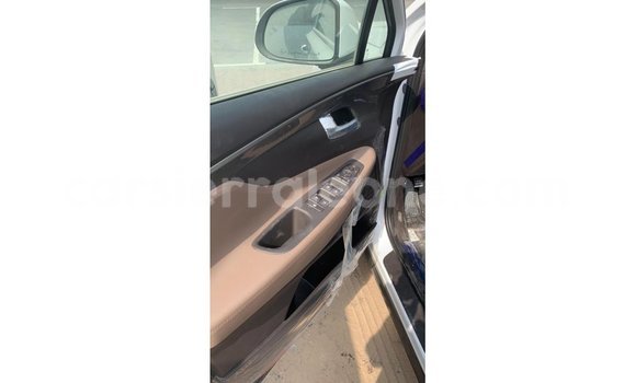 Buy Import Hyundai Santa Fe White Car in Import - Dubai in Kailahun Buy Import Hyundai Santa Fe White Car in Import - Dubai in Kailahun
