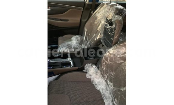 Buy Import Hyundai Santa Fe White Car in Import - Dubai in Kailahun Buy Import Hyundai Santa Fe White Car in Import - Dubai in Kailahun