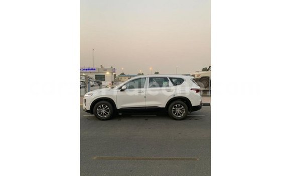 Buy Import Hyundai Santa Fe White Car in Import - Dubai in Kailahun Buy Import Hyundai Santa Fe White Car in Import - Dubai in Kailahun