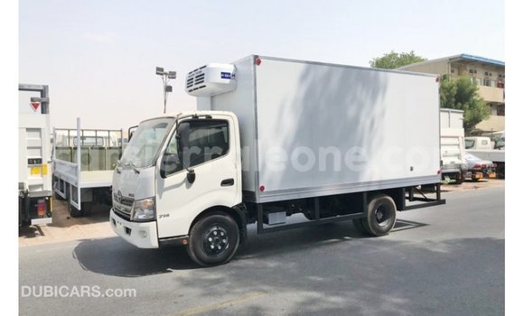 Buy Import Hino 300 Series White Truck in Import - Dubai in Kailahun Buy Import Hino 300 Series White Truck in Import - Dubai in Kailahun