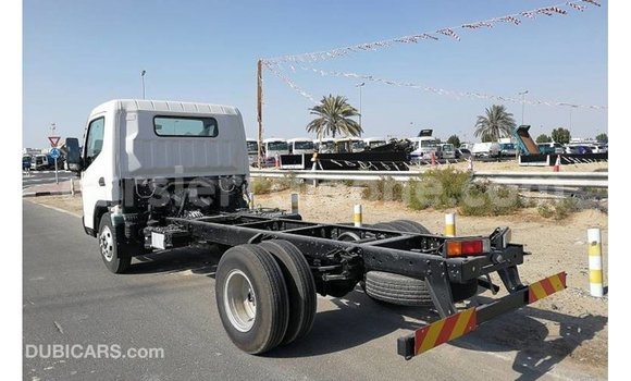 Buy Import Mitsubishi Carisma White Car in Import - Dubai in Kailahun Buy Import Mitsubishi Carisma White Car in Import - Dubai in Kailahun