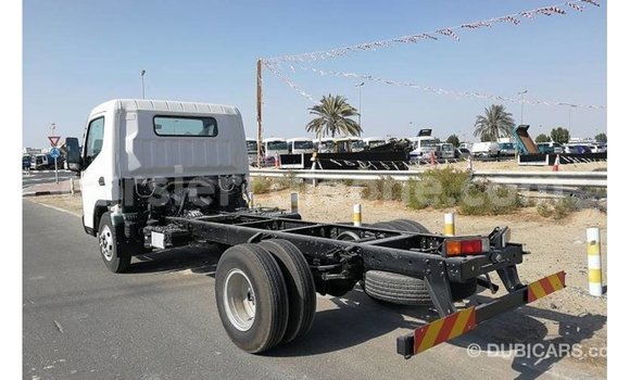 Buy Import Mitsubishi Carisma White Car in Import - Dubai in Kailahun Buy Import Mitsubishi Carisma White Car in Import - Dubai in Kailahun