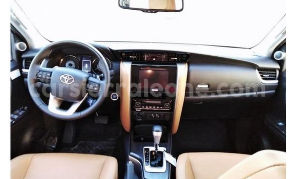 Buy Import Toyota Fortuner White Car in Import - Dubai in Kailahun Buy Import Toyota Fortuner White Car in Import - Dubai in Kailahun