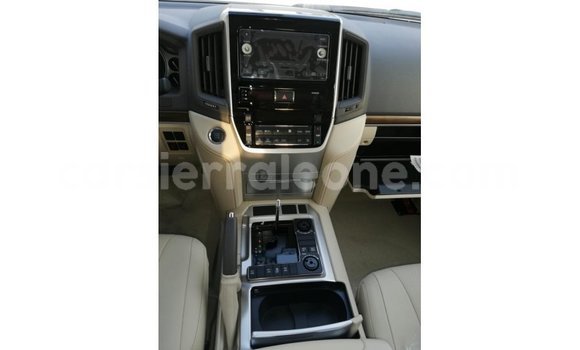 Buy Import Toyota Land Cruiser White Car in Import - Dubai in Kailahun Buy Import Toyota Land Cruiser White Car in Import - Dubai in Kailahun