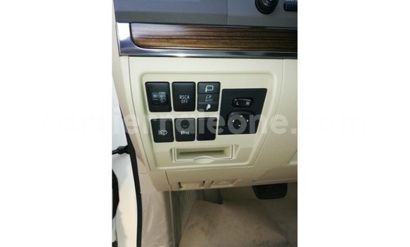 Buy Import Toyota Land Cruiser White Car in Import - Dubai in Kailahun Buy Import Toyota Land Cruiser White Car in Import - Dubai in Kailahun