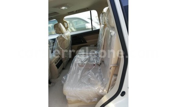 Buy Import Toyota Land Cruiser White Car in Import - Dubai in Kailahun Buy Import Toyota Land Cruiser White Car in Import - Dubai in Kailahun