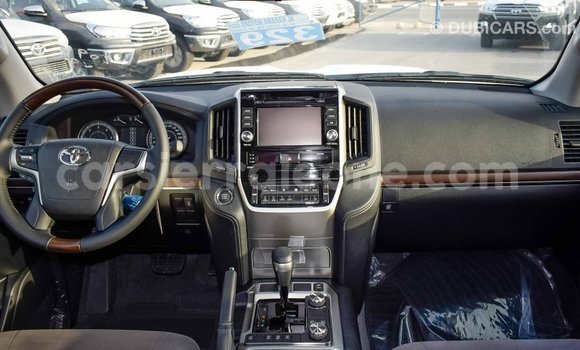 Buy Import Toyota Land Cruiser White Car in Import - Dubai in Kailahun Buy Import Toyota Land Cruiser White Car in Import - Dubai in Kailahun