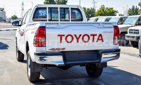Buy Import Toyota Hilux White Car in Import - Dubai in Kailahun Buy Import Toyota Hilux White Car in Import - Dubai in Kailahun