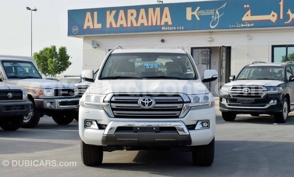 Buy Import Toyota Land Cruiser White Car in Import - Dubai in Kailahun Buy Import Toyota Land Cruiser White Car in Import - Dubai in Kailahun