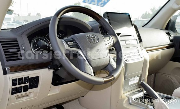 Buy Import Toyota Land Cruiser White Car in Import - Dubai in Kailahun Buy Import Toyota Land Cruiser White Car in Import - Dubai in Kailahun