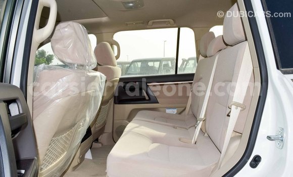 Buy Import Toyota Land Cruiser White Car in Import - Dubai in Kailahun Buy Import Toyota Land Cruiser White Car in Import - Dubai in Kailahun