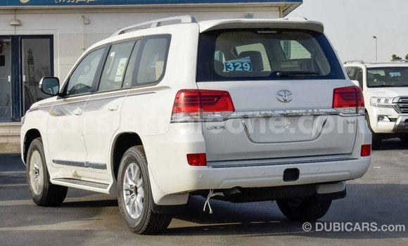 Buy Import Toyota Land Cruiser White Car in Import - Dubai in Kailahun Buy Import Toyota Land Cruiser White Car in Import - Dubai in Kailahun