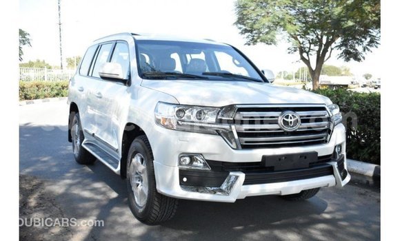 Buy Import Toyota Land Cruiser White Car in Import - Dubai in Kailahun Buy Import Toyota Land Cruiser White Car in Import - Dubai in Kailahun