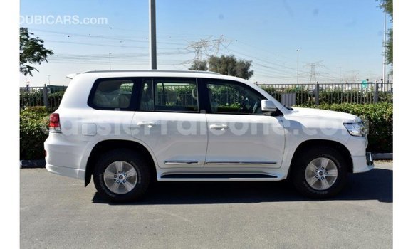Buy Import Toyota Land Cruiser White Car in Import - Dubai in Kailahun Buy Import Toyota Land Cruiser White Car in Import - Dubai in Kailahun