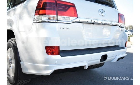 Buy Import Toyota Land Cruiser White Car in Import - Dubai in Kailahun Buy Import Toyota Land Cruiser White Car in Import - Dubai in Kailahun