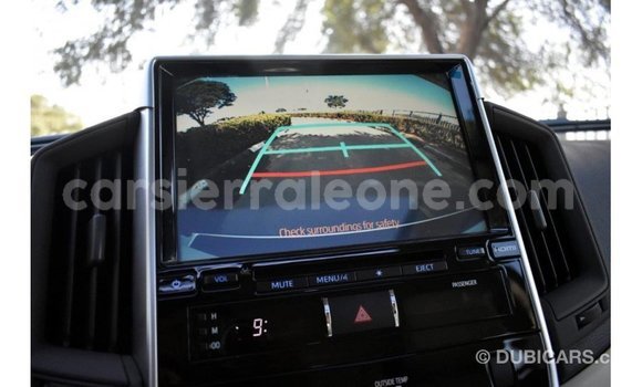 Buy Import Toyota Land Cruiser White Car in Import - Dubai in Kailahun Buy Import Toyota Land Cruiser White Car in Import - Dubai in Kailahun