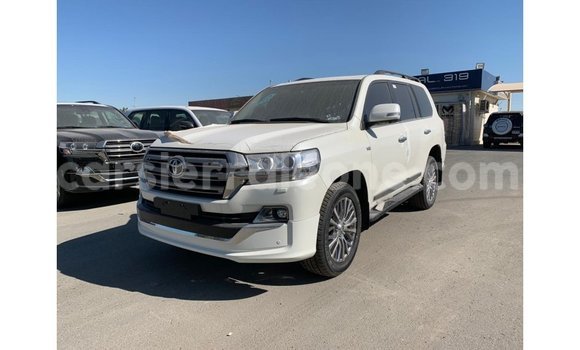 Buy Import Toyota Land Cruiser White Car in Import - Dubai in Kailahun Buy Import Toyota Land Cruiser White Car in Import - Dubai in Kailahun