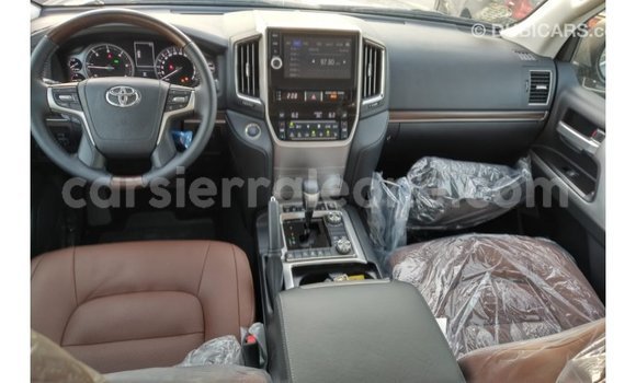 Buy Import Toyota Land Cruiser White Car in Import - Dubai in Kailahun Buy Import Toyota Land Cruiser White Car in Import - Dubai in Kailahun
