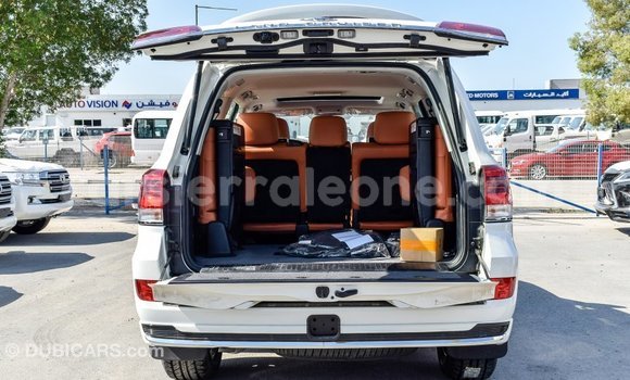 Buy Import Toyota Land Cruiser White Car in Import - Dubai in Kailahun Buy Import Toyota Land Cruiser White Car in Import - Dubai in Kailahun