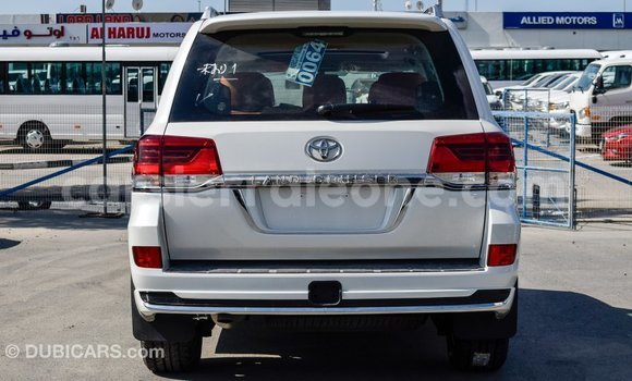 Buy Import Toyota Land Cruiser White Car in Import - Dubai in Kailahun Buy Import Toyota Land Cruiser White Car in Import - Dubai in Kailahun