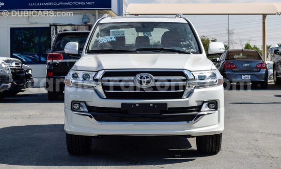 Buy Import Toyota Land Cruiser White Car in Import - Dubai in Kailahun Buy Import Toyota Land Cruiser White Car in Import - Dubai in Kailahun