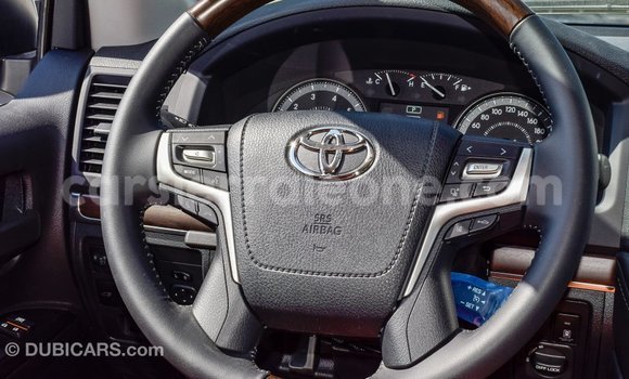 Buy Import Toyota Land Cruiser White Car in Import - Dubai in Kailahun Buy Import Toyota Land Cruiser White Car in Import - Dubai in Kailahun