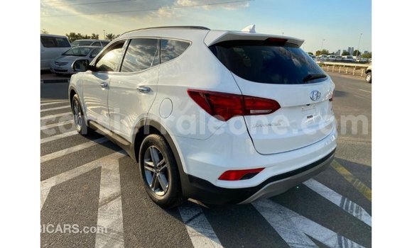 Buy Import Hyundai Santa Fe White Car in Import - Dubai in Kailahun Buy Import Hyundai Santa Fe White Car in Import - Dubai in Kailahun