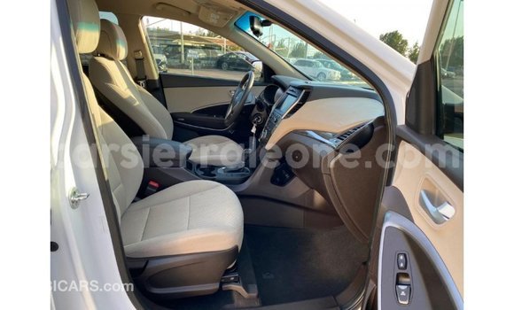 Buy Import Hyundai Santa Fe White Car in Import - Dubai in Kailahun Buy Import Hyundai Santa Fe White Car in Import - Dubai in Kailahun