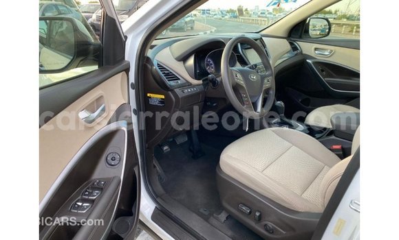 Buy Import Hyundai Santa Fe White Car in Import - Dubai in Kailahun Buy Import Hyundai Santa Fe White Car in Import - Dubai in Kailahun