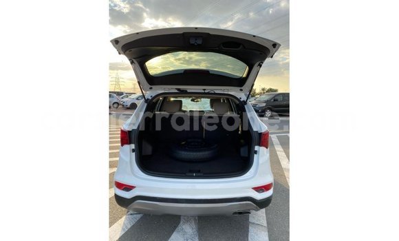 Buy Import Hyundai Santa Fe White Car in Import - Dubai in Kailahun Buy Import Hyundai Santa Fe White Car in Import - Dubai in Kailahun