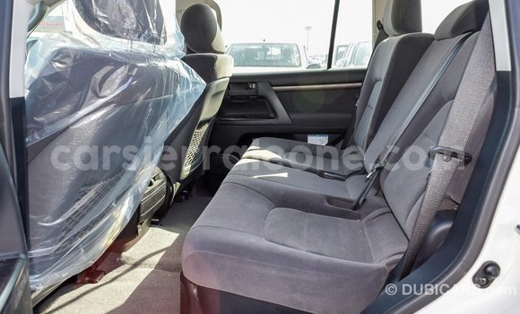 Buy Import Toyota Land Cruiser White Car in Import - Dubai in Kailahun Buy Import Toyota Land Cruiser White Car in Import - Dubai in Kailahun