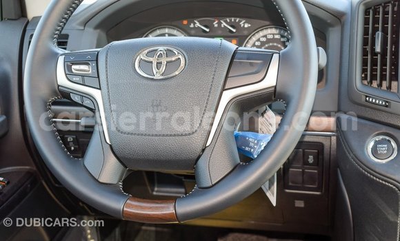 Buy Import Toyota Land Cruiser White Car in Import - Dubai in Kailahun Buy Import Toyota Land Cruiser White Car in Import - Dubai in Kailahun