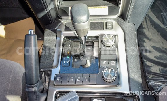 Buy Import Toyota Land Cruiser White Car in Import - Dubai in Kailahun Buy Import Toyota Land Cruiser White Car in Import - Dubai in Kailahun