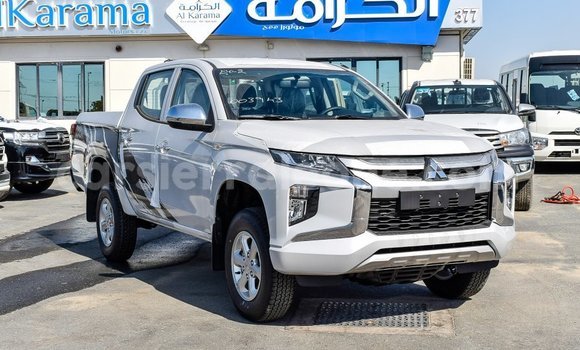 Buy Import Mitsubishi L200 White Car in Import - Dubai in Kailahun Buy Import Mitsubishi L200 White Car in Import - Dubai in Kailahun